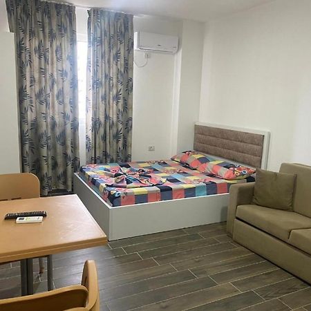 Summer Apartments Shengjin Bagian luar foto