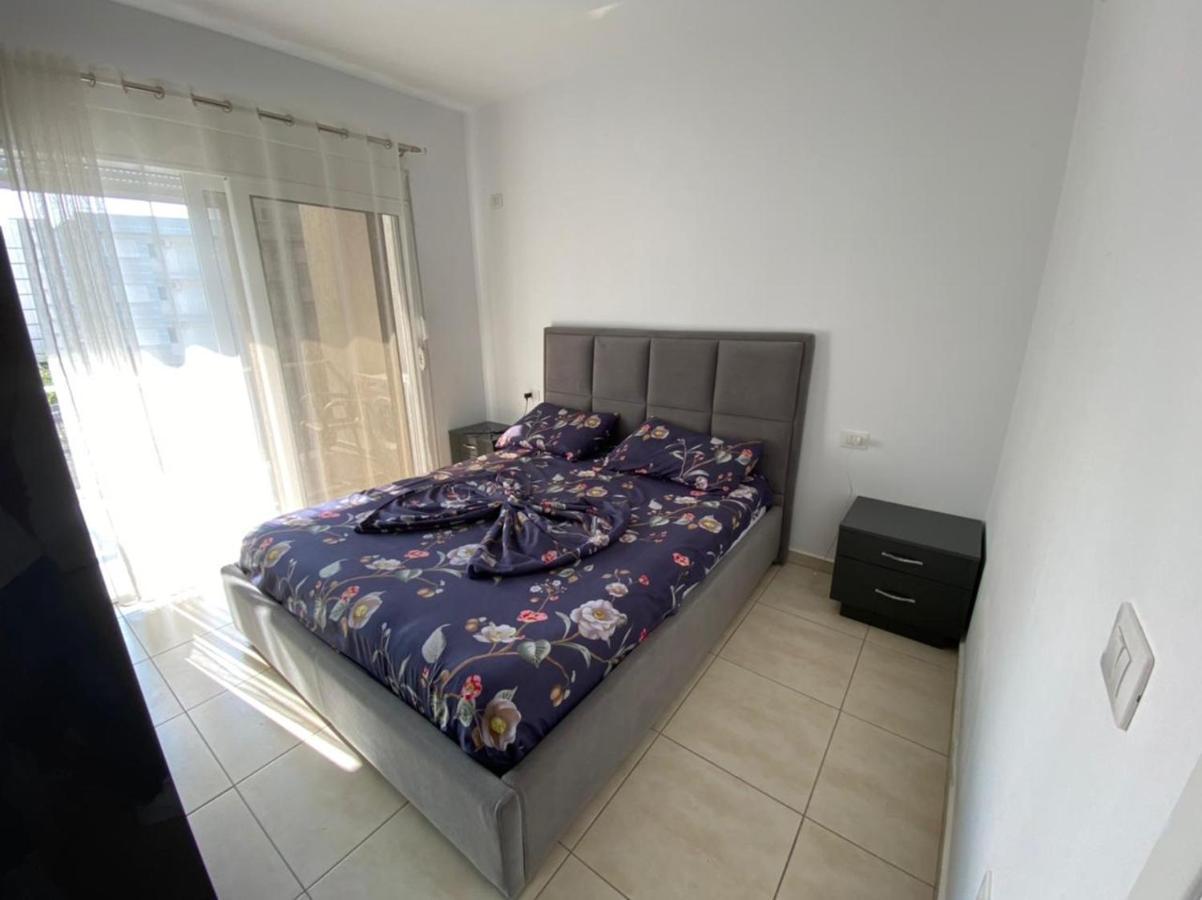 Summer Apartments Shengjin Bagian luar foto