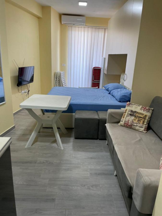 Summer Apartments Shengjin Bagian luar foto