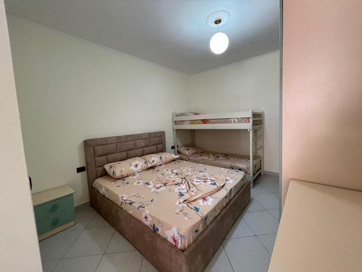Summer Apartments Shengjin Bagian luar foto