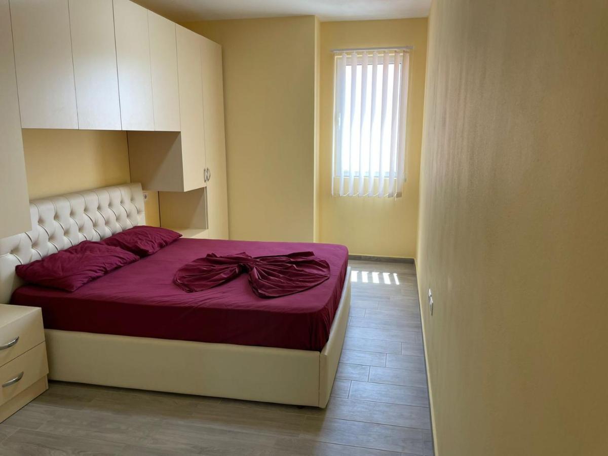 Summer Apartments Shengjin Bagian luar foto