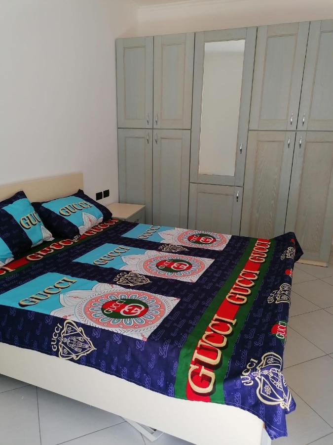 Summer Apartments Shengjin Bagian luar foto