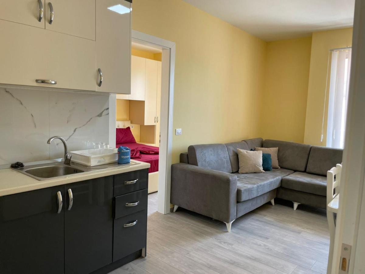 Summer Apartments Shengjin Bagian luar foto
