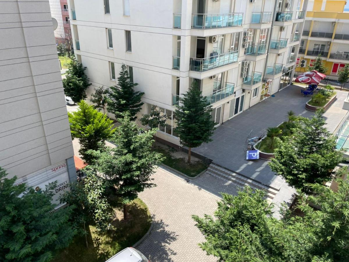 Summer Apartments Shengjin Bagian luar foto