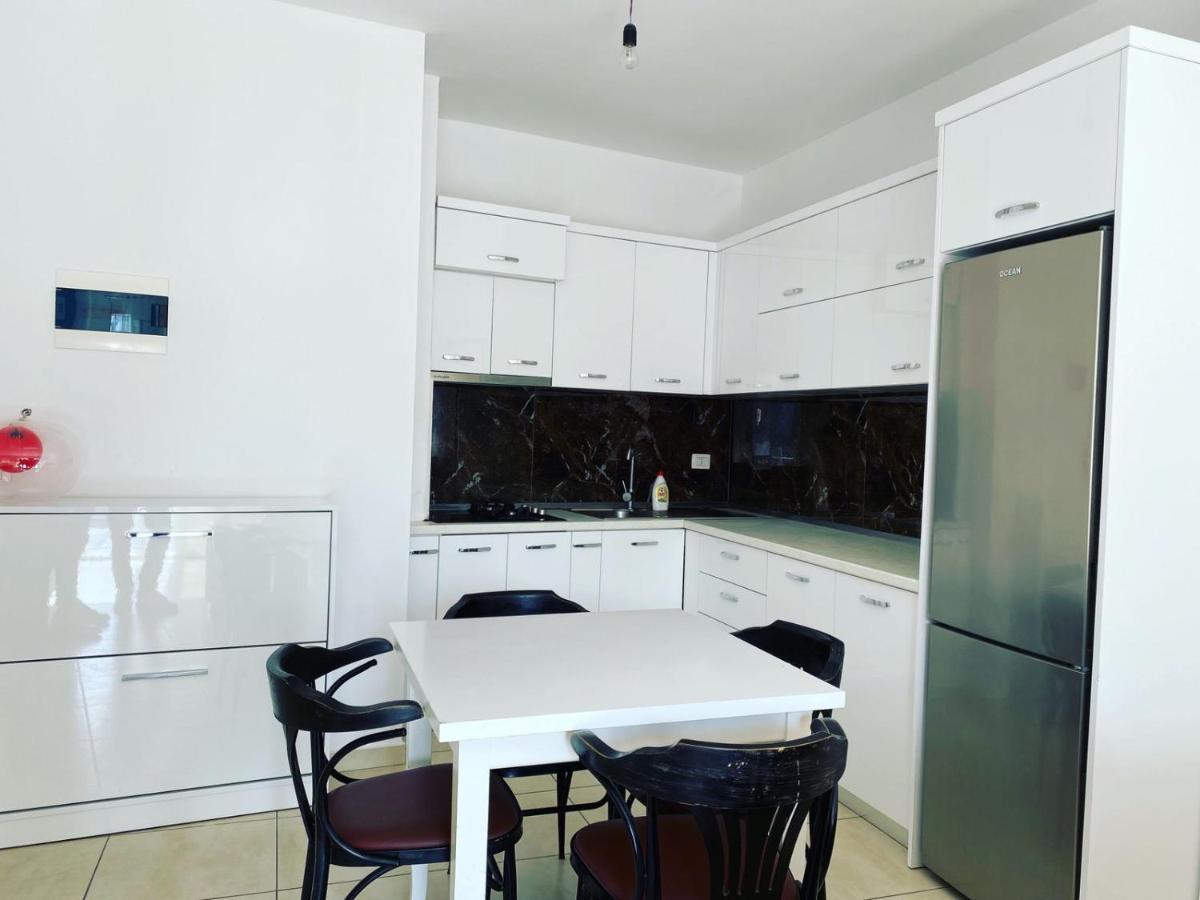 Summer Apartments Shengjin Bagian luar foto