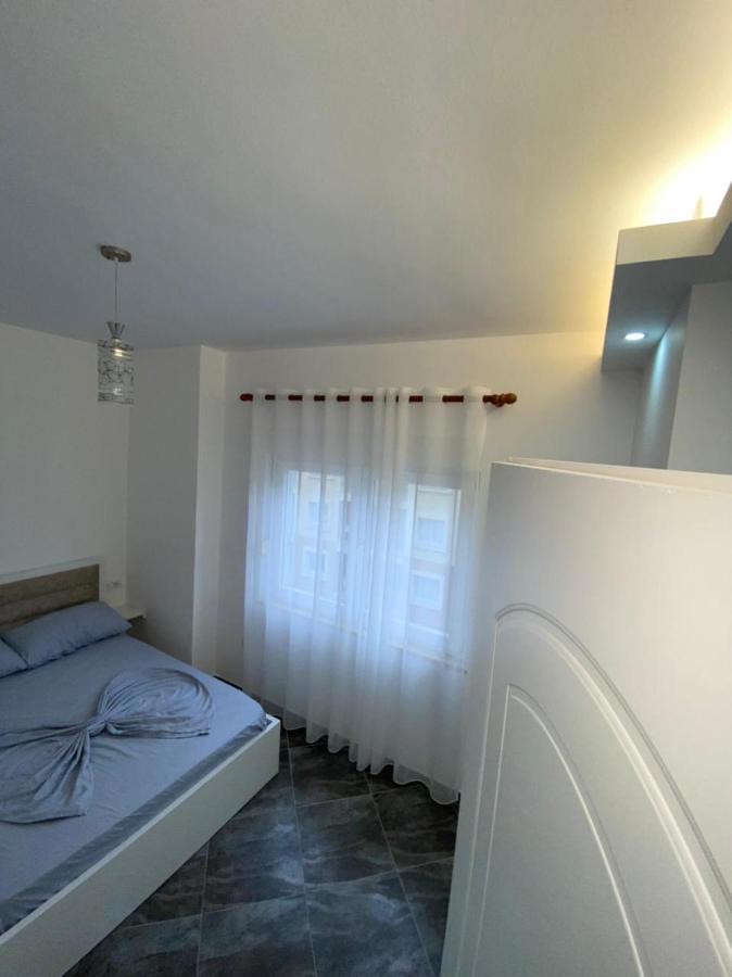 Summer Apartments Shengjin Bagian luar foto