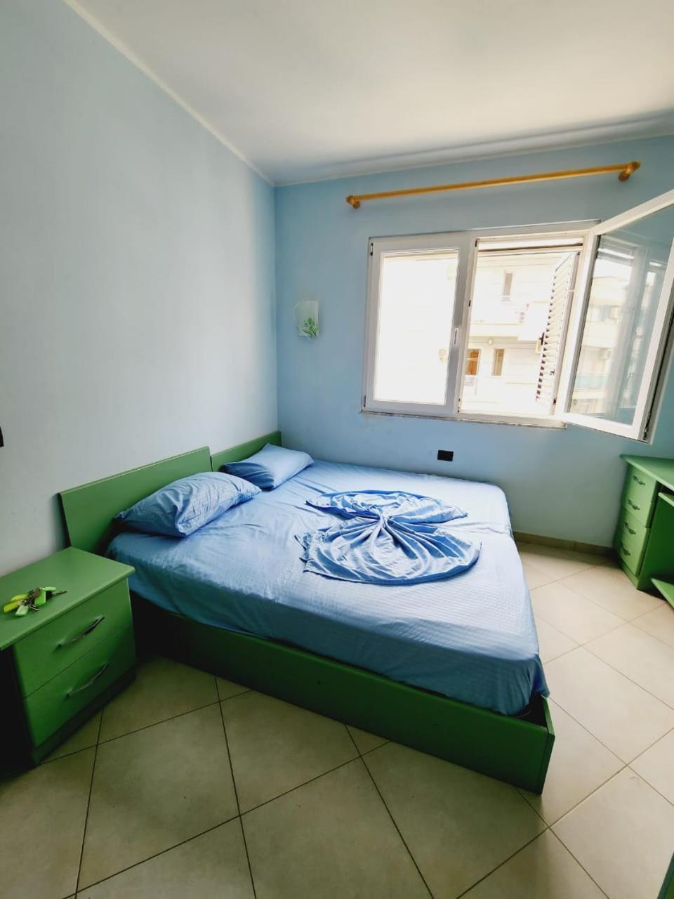 Summer Apartments Shengjin Bagian luar foto