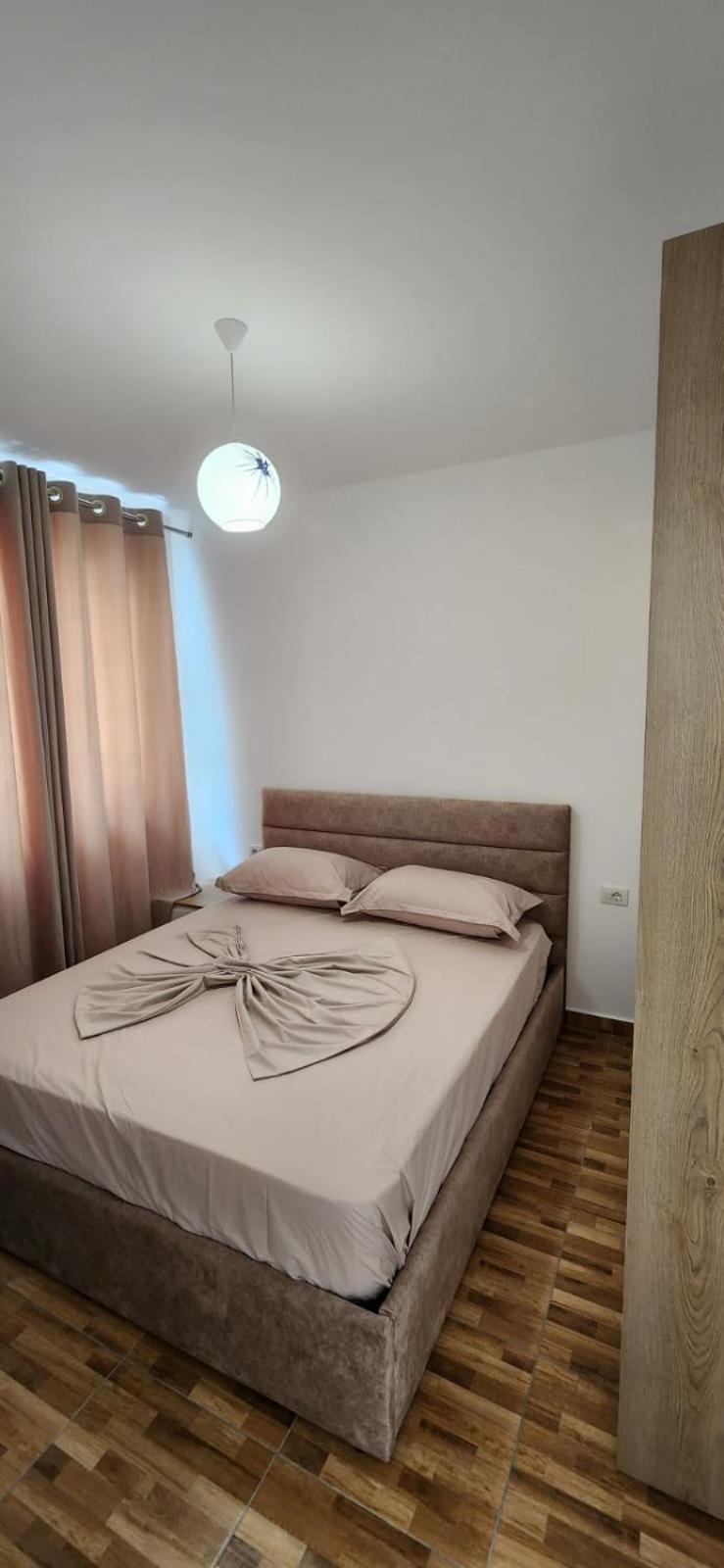 Summer Apartments Shengjin Bagian luar foto