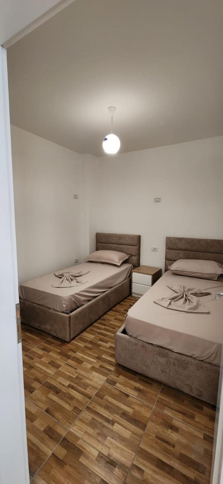 Summer Apartments Shengjin Bagian luar foto