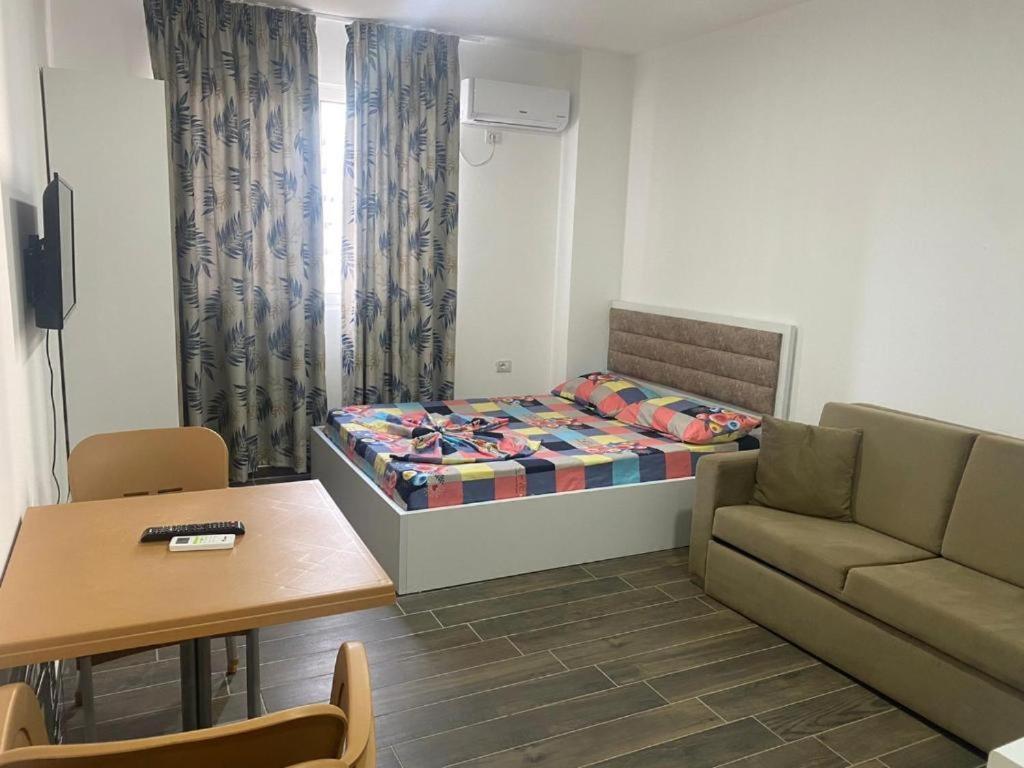 Summer Apartments Shengjin Bagian luar foto
